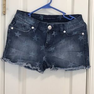 Rock & Republic Denim Shorts Sz 4 ⭐️stars🤩